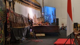 Jadi Dalang, Kajari Kota Batu Promosi Budaya lewat Wayang Kulit