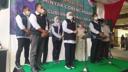 Hadiri Pasar Murah di Lamongan, Khofifah Ingatkan Panic Buying Jelang Ramadan