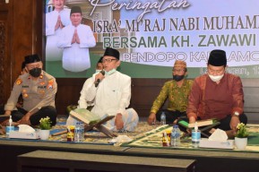 Di Depan Pak Yes, KH Zawawi Imron Bicara Falsafah Sunan Drajat Bagi Lamongan