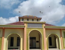 Kubah Masjid di Lamongan Terbang Terhempas Angin Kencang