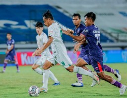 Asa Persebaya Duduki Puncak Klasemen Liga 1 Gagal Usai Ditahan Imbang Persita