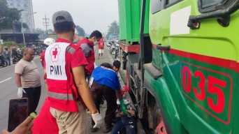 Senggol Truk Gandeng, Pengendara Motor Asal Jombang Tewas Terlindas