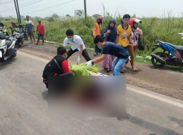 Motor Membentur Dump Truk, Wanita asal Lamongan tewas di Gresik