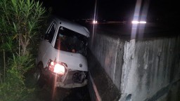 Sopir Ngantuk, 2 Mobil Kecelakaan Tunggal di Tol Jomo