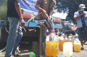 Nyeseknya Emak-emak di Kota Malang saat Kena Prank Informasi Minyak Goreng Murah