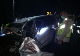 Tersambar Kereta Api di Pasuruan, Avanza Terpental 10 Meter hingga Ringsek