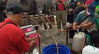 Operasi Pasar Minyak Goreng Curah Pemkab Ponorogo, Pedagang Kecewa Antre Lama