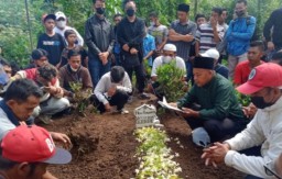Pemakaman Petinju Hero Tito, Ini Pesan Terakhirnya