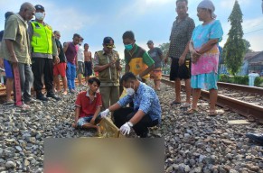 Pengendara Motor di Jombang Tewas Tersambar Kereta saat Berangkat Salat