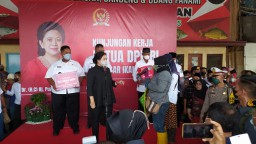 Dialog dengan Pedagang Ikan di Lamongan, Puan Diwaduli Polemik Pupuk Bersubsidi