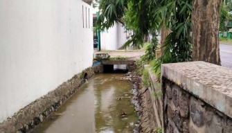 Saluran Air Berbau Tak Sedap di Mojongapit Jombang Dikeluhkan Warga