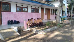Guru-guru SD di Ponorogo Ini Sering Terlambat Masuk, Gimana Mas Menteri?