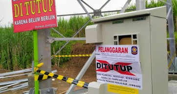 Satpol PP Kembali Segel Bangunan Tower Seluler Tak Berizin di Jombang