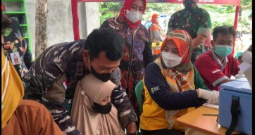 TNI AL Koarmada II Gelontorkan 25 Ribu Vaksin Sinovac di Ponorogo