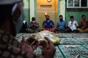 Momen Mas Dhito Kenduri Bareng Warga dan Menginap di Rumah Petani