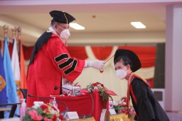 721 Wisudawan Untag Surabaya Diharapkan jadi Patriot Merah Putih