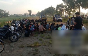 Bubarkan Balap Liar di Perak Jombang, Polisi Amankan Puluhan Motor
