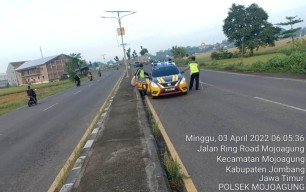 Aksi Balap Liar di Jombang Dibubarkan Polisi, Puluhan Pemuda Semburat