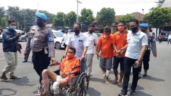 Lempar Bondet Saat Ditangkap, 2 Bandit di Pasuruan Diganjar Timah Panas