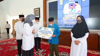Pemkab Banyuwangi Mulai Salurkan Insentif Guru Ngaji Senilai Rp9,4 Miliar