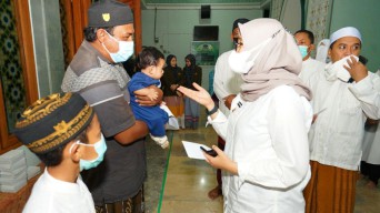 Pacu Vaksinasi, Bupati Ipuk: Vaksin Tidak Membatalkan Puasa