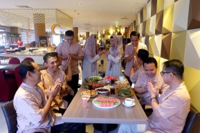 Hangatkan Momen Lebaran di Hotel Tengah Kota Surabaya dengan Harga Terjangkau