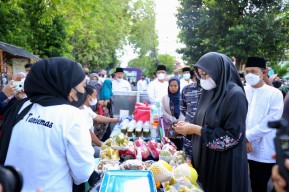 Fasilitasi Pasar Takjil Ramadan, Bupati Ipuk: Momentum Bangkitkan Sektor Kuliner