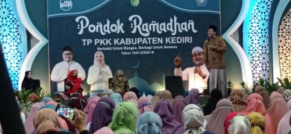 KH Anwar Zahid Tutup Kegiatan Pondok Ramadan PKK Kabupaten Kediri