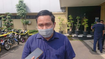 Berdalih Cemburu, Pria di Lamongan Lempar Piring dan Sundut Rokok Istrinya