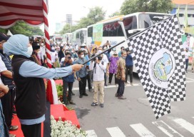 Dilepas Khofifah, Ribuan Perantau di Surabaya Mudik Gratis ke Kampung Halaman