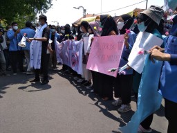 Mahasiswa di Jombang Turun ke Jalan, Tolak Jokowi 3 Periode Hingga Kenaikan BBM