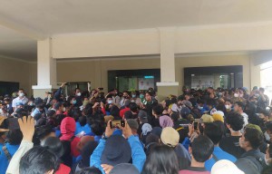 Giliran Mahasiswa di Lamongan Geruduk Gedung DPRD, Ini Tuntuntan Mereka