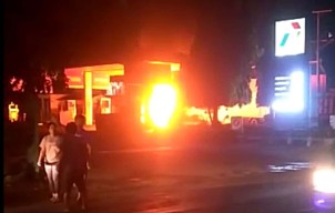Mobil Carry Terbakar saat Isi BBM, Pompa SPBU di Kota Probolinggo Ikut Tersambar