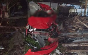 Mobil Minibus Tertabrak Kereta Api di Surabaya, 3 Orang Dikabarkan Tewas
