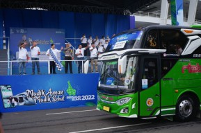 Mudik Gratis Bersama BUMN, SIG Berangkatkan 990 Pemudik