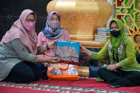 Ning Ita Ajak Warga Kota Mojokerto Bangga Pakai Produk Lokal