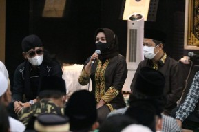 Nuzulul Quran Bersama Gus Miftah di Mojokerto, Ning Ita: Ini Asupan Spiritual
