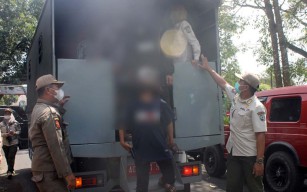 Duh, Gadis di Tulungagung Terciduk saat Bersama 3 Remaja Pria di Kamar Kos