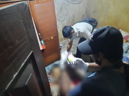 Pria di Surabaya Tewas Bersimbah Darah, Polisi Pastikan Korban Bunuh Diri
