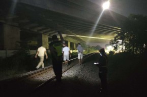 Pria Tanpa Identitas Tewas Tertabrak Kereta Api di Taman, Sidoarjo