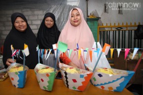 Sego Kuning Kapal, Kuliner Unik di Acara Padusan Desa Tlogopojok Gresik