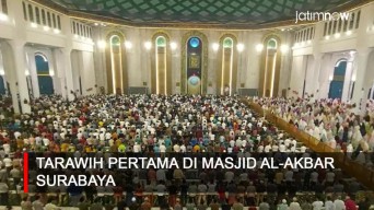 Video: Suasana Tarawih Pertama di Masjid Al-Akbar Surabaya