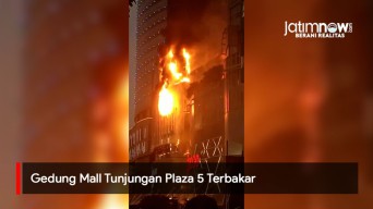 Video: Gedung Mall Tunjungan Plaza 5 Terbakar