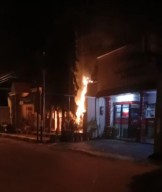Trafo Listrik Milik PLN Meledak Kejutkan Warga Lamongan