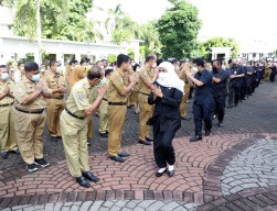 Terbitkan SE Jam Kerja Khusus Ramadan, Khofifah Yakin Produktivitas ASN Tinggi