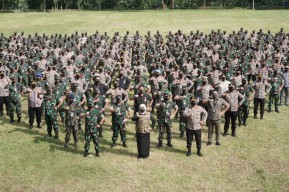 Pesan Khofifah saat Apel Sinergitas TNI-Polri Tahun 2022 di Malang