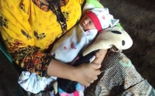 Ini Penampakan Bayi Probolinggo yang Lahir di Jalan Desa