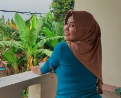 Perempuan Cantik Penjual Es Degan di Kediri Ini Punya 226 Ribu Followers