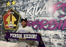 Persik Kediri Kontrak Bintang Papua Ferinando Pahabol Langsung Dua Musim