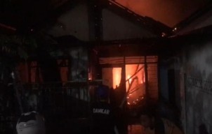 Dua Rumah di Kota Mojokerto Terbakar, Diduga Akibat Charger HP Meledak